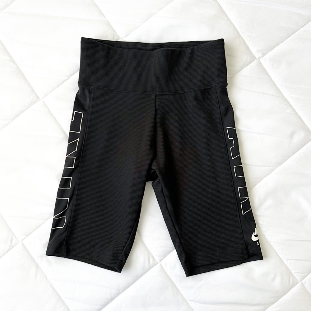 NIKE Black Biker Shorts